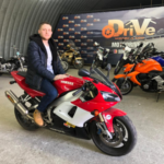 Виктор Yamaha YZF-R1